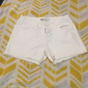 Women’s Size 4 White Levi shorts